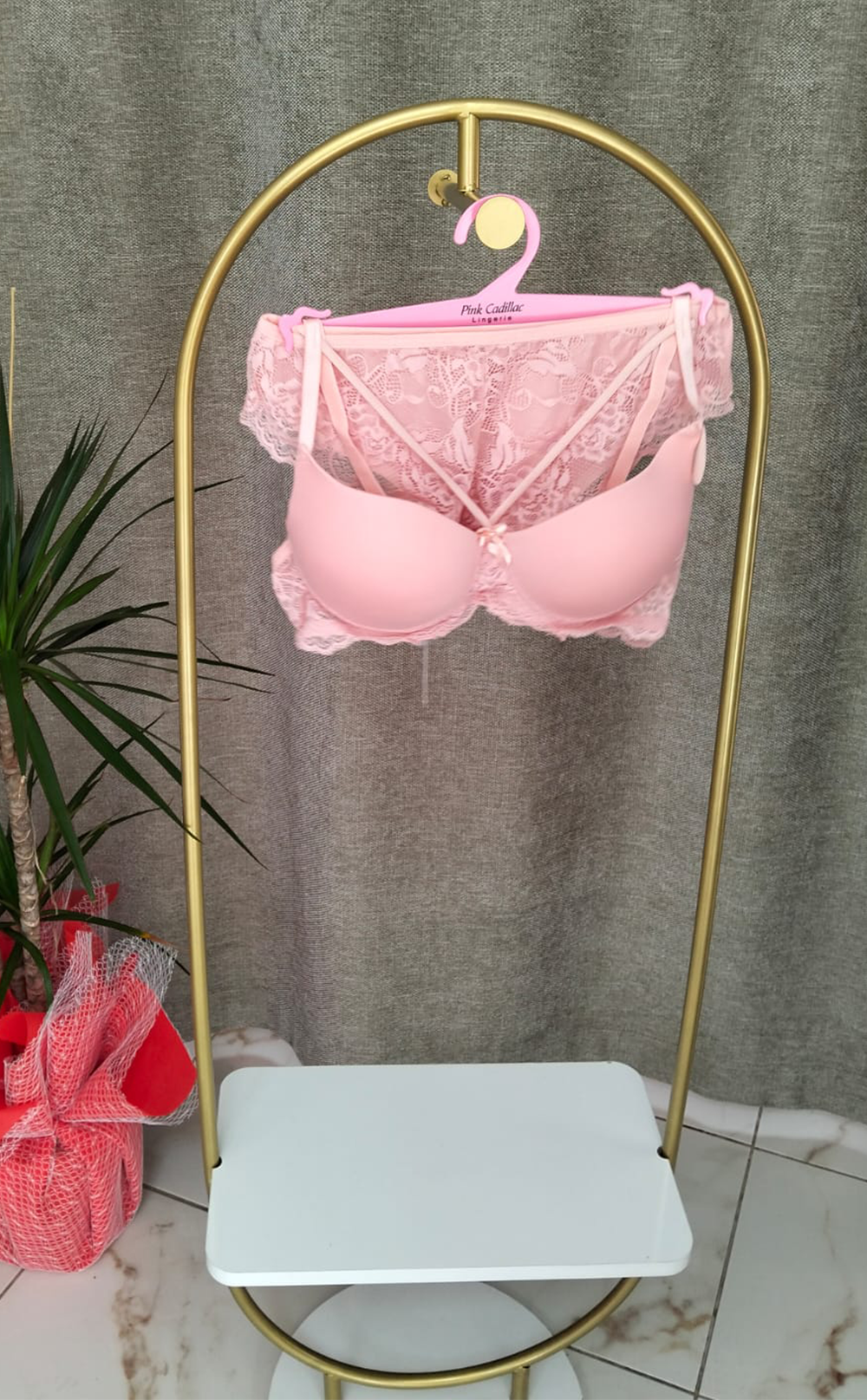 Düz Dantelli Çapraz Somon Takım