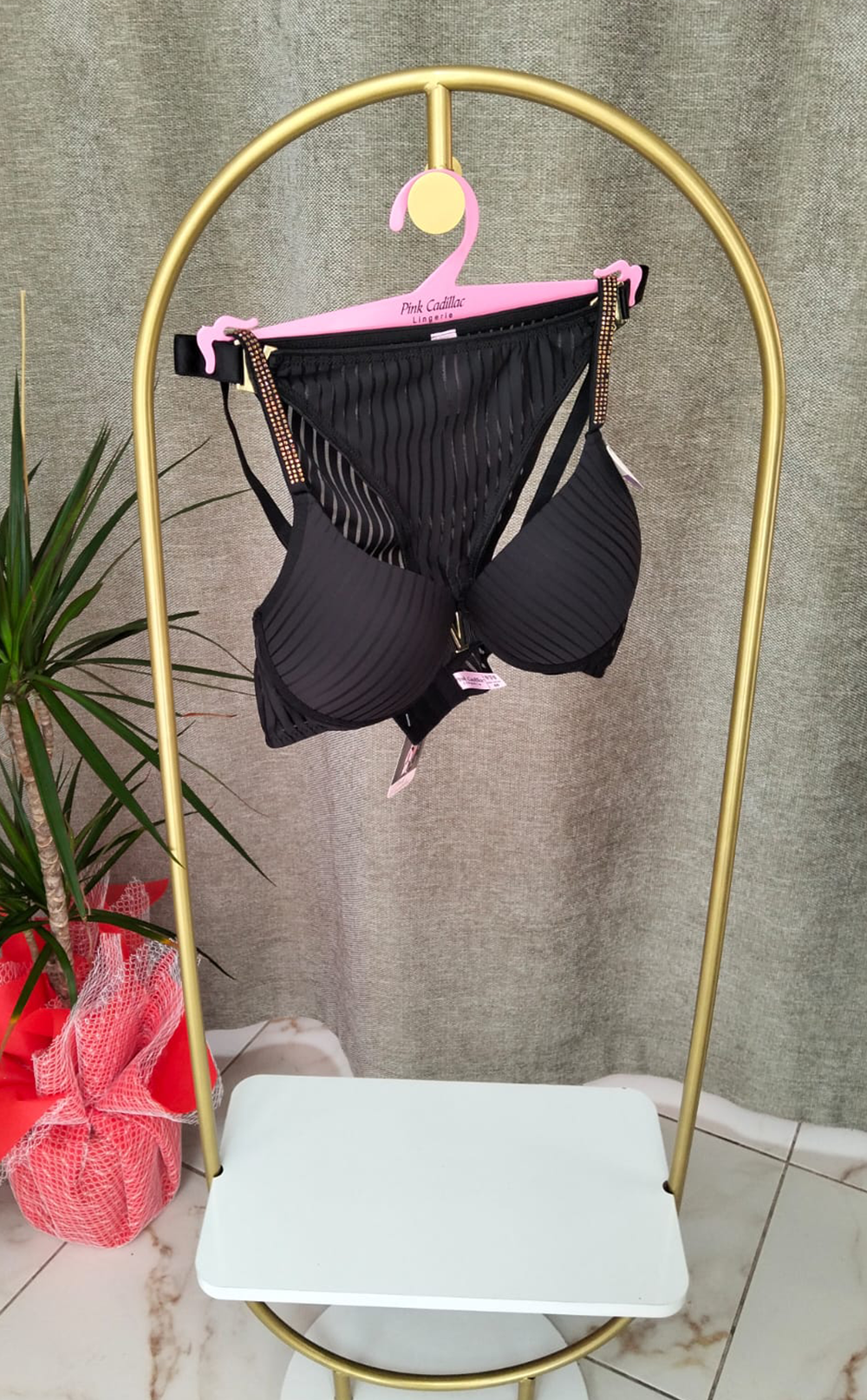 Siyah/Pembe V Sütyen Takım