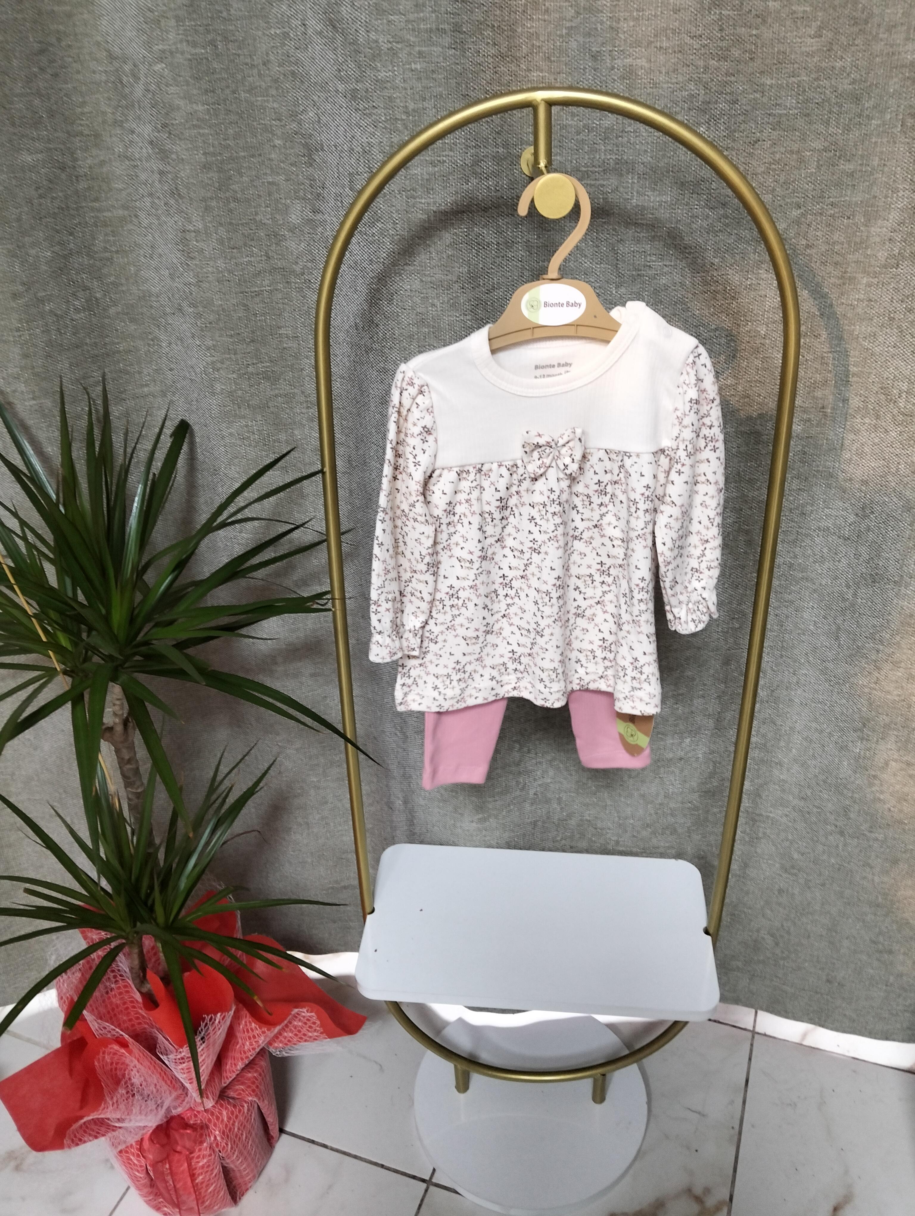 Çiçek detaylı pembe kız bebek takım