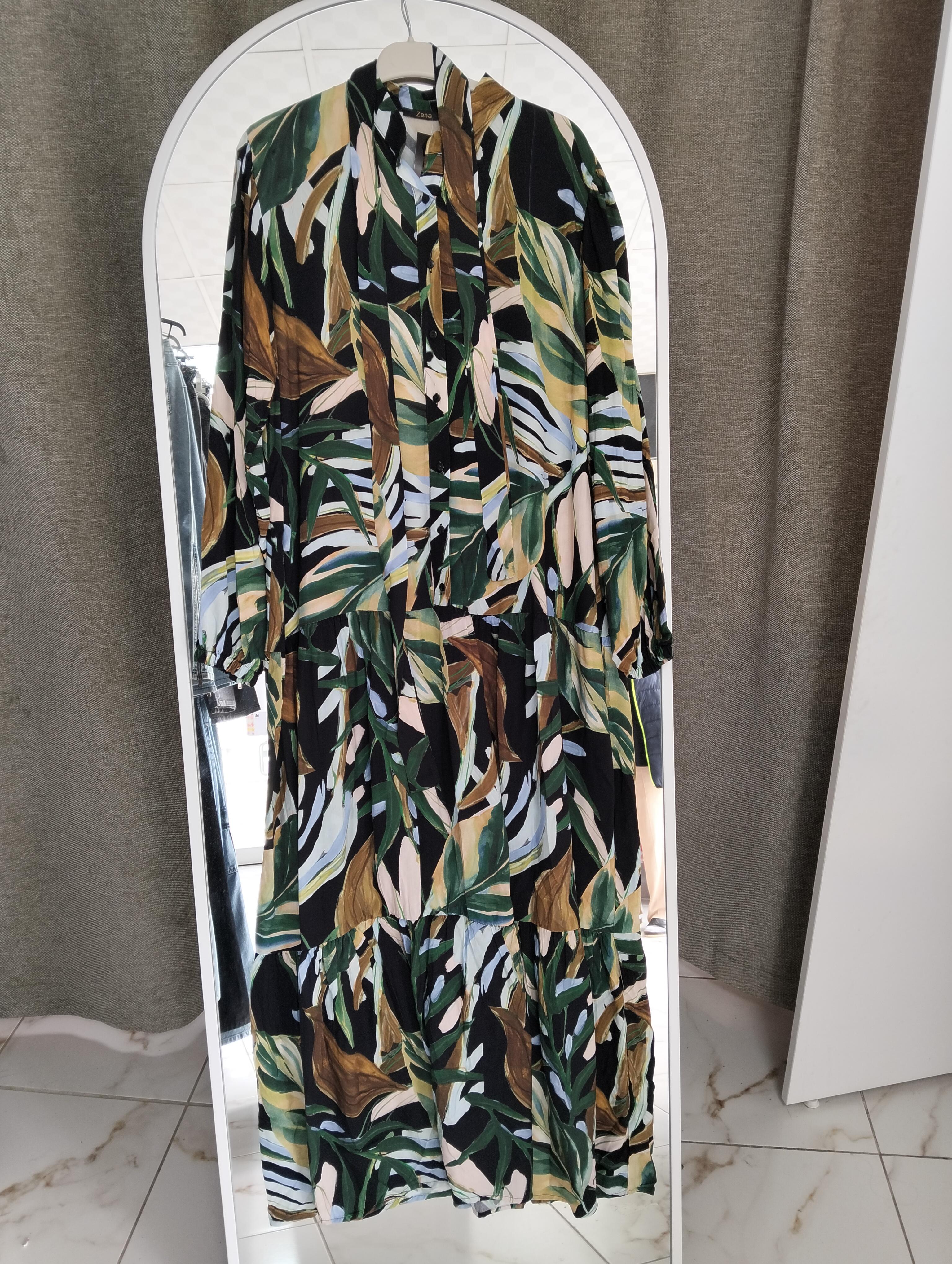 Kolları lastikli yeşil çiçekli viskon elbise